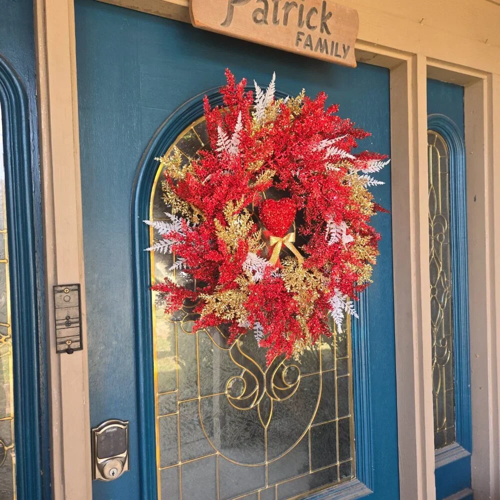 Full Glamour Red & Gold Valentine Wreath